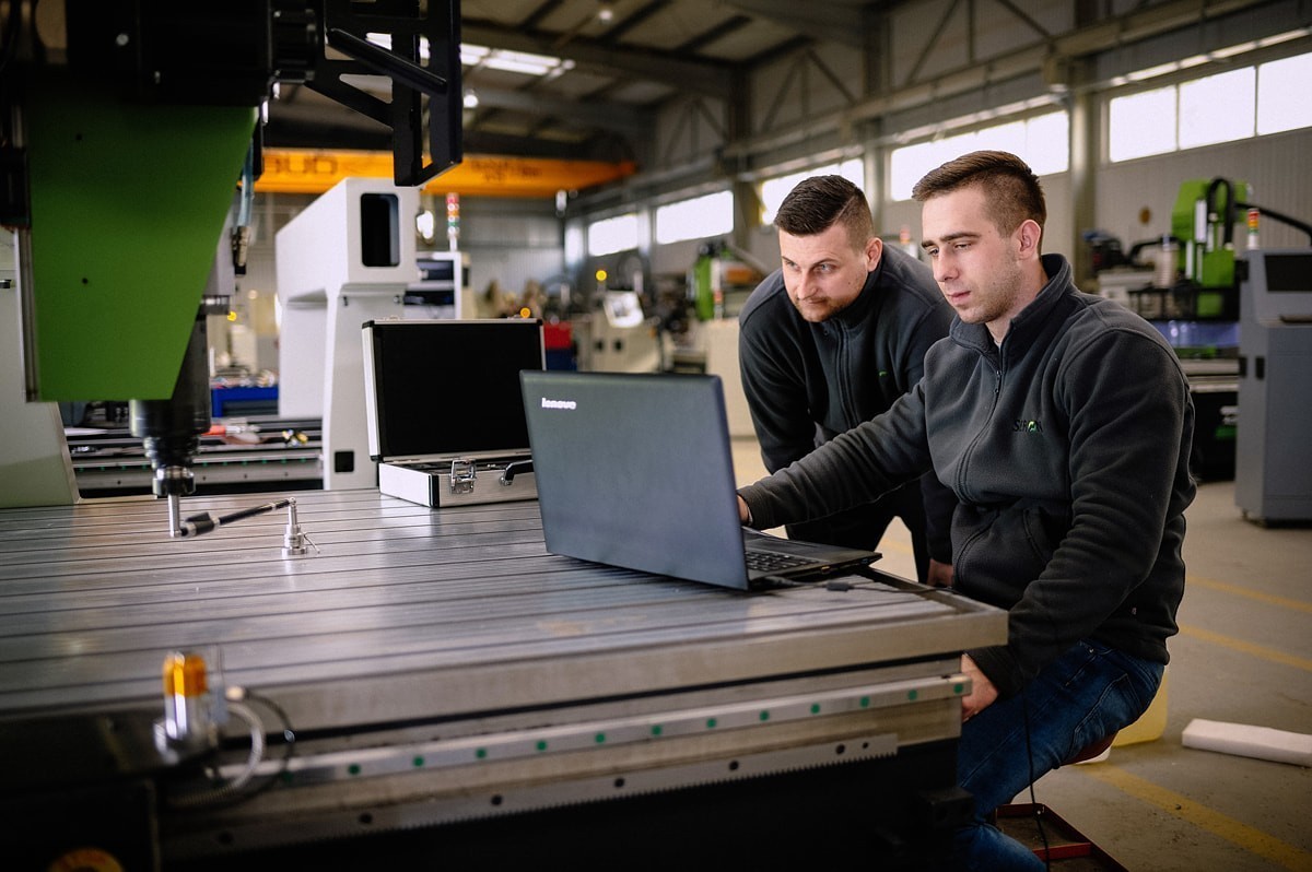 SERON technikai atlieka CNC staklių diagnostiką