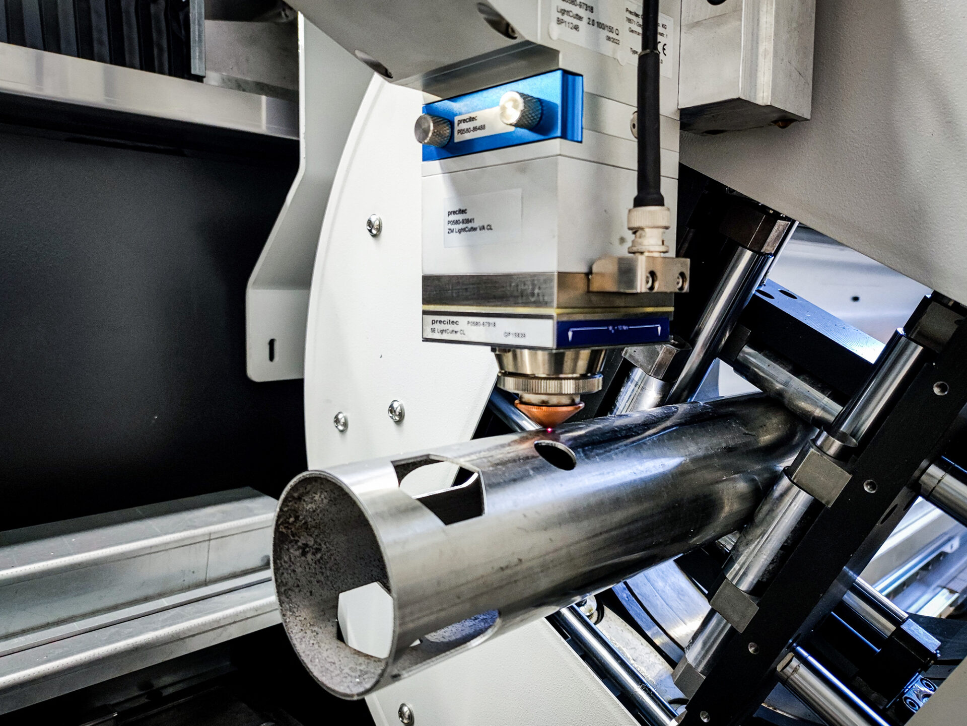 SERON Fiber RotaryCut lazerio galvutė pjauna vamzdį