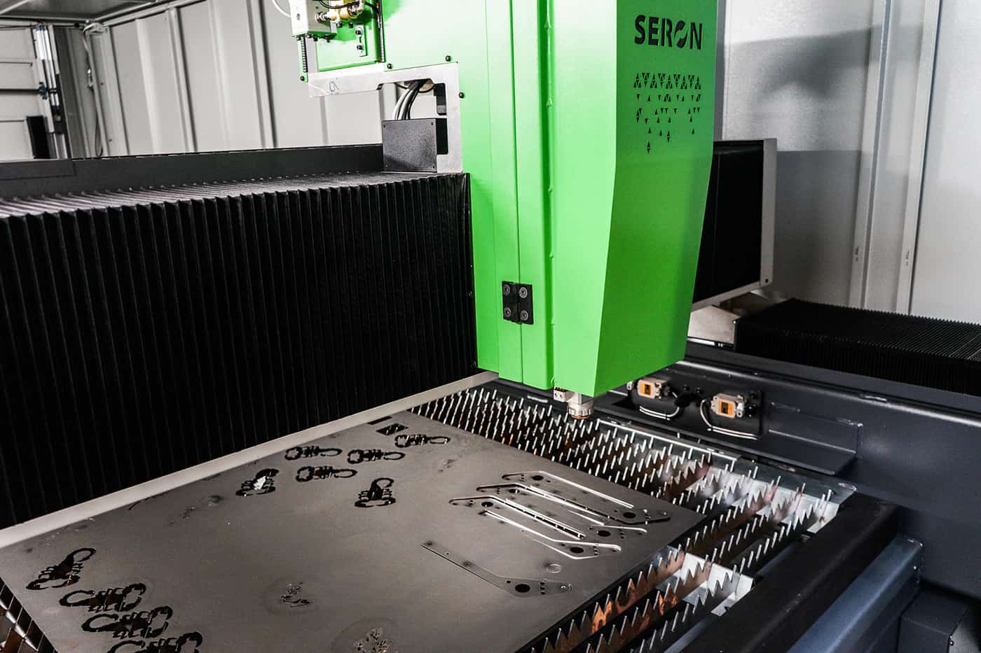 SERON Fiber RotaryCut lakštinio metalo pjovimas